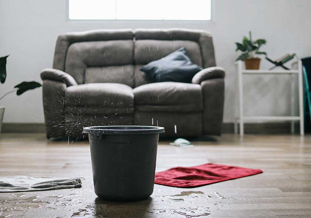 Image d'illustration de fuites d'eau dans une maison